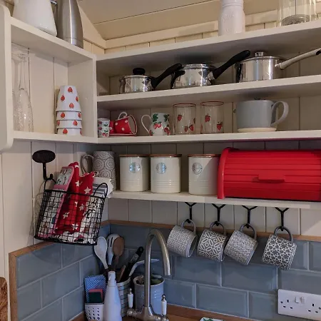 Hut In The Glade, Shepherds Hut With Hot Tub * Fryup