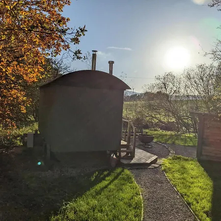 Hut In The Glade, Shepherds Hut With Hot Tub * Fryup