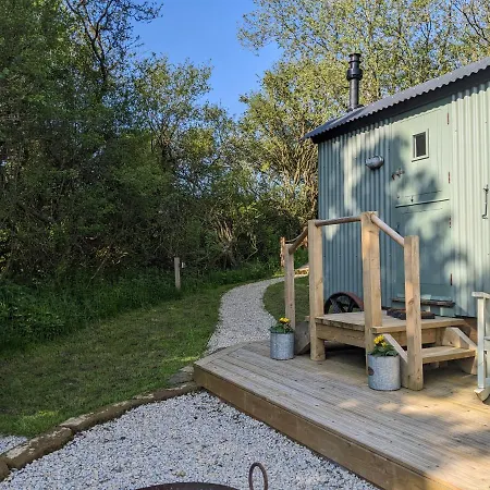 בקתה Hut In The Glade, Shepherds Hut With Hot Tub Fryup